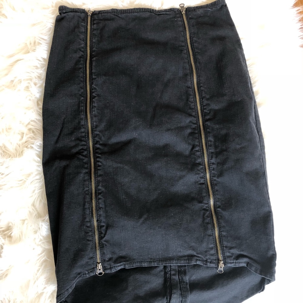 Black Pencil Skirt, feat. Zipper Detail